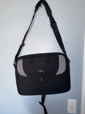 Targus Black and Gray Laptop Messenger Bag with Adjustable Strap